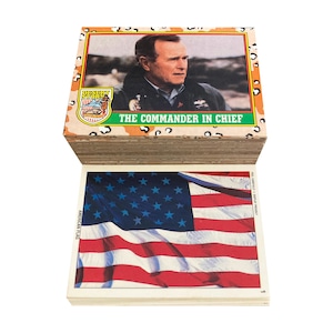Desert Storm Series 1 complete set van 88 vintage ruilkaarten + 22 stickers in uitstekende staat. Topps 1991.