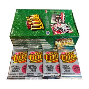 4 Packungen mit 1992 Fleer Ultra Football Karten. 14 Karten pro Packung. Jede Menge klassischer NFL Stars! Fleer 1992. Sammelt sie alle!