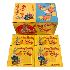 4 confezioni di adesivi vintage da collezione Happy Birthday Bugs. Celebrando il 50° anniversario di Bugs Bunny. Panini 1990. Looney Tunes!