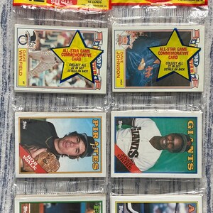 Topps Baseball 1988, lot de 2 racks non ouverts. 42 cartes + 1 carte spéciale All-Star Game par paquet. Collectionnez-les tous ! Topps 1988. MLB