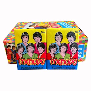 2 paquets de cire Menudo vintage. 10 cartes + 1 sticker par paquet. Topps 1983. Ricky Martin. La réponse de Porto Rico aux Jackson Five ! Un peu. :)