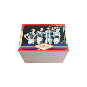 The Beach Boys Basis-Set mit 120 Vintage Sammelkarten in ausgezeichnetem Zustand. Herausgegeben von Panini zum 50-jährigen Bandjubiläum.