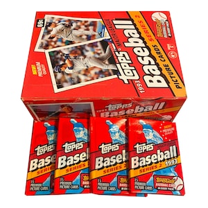 1993 Topps シリーズ 2 ビンテージ ベースボール カード 4 パック。各パックに Topps Gold カード 1 枚を含む 15 枚のピクチャー カード。Topps 1993。