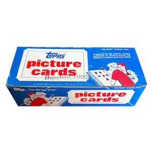 1992 Topps Baseball vending box. Contains 500 brand new, uncirculated, unsearched vintage Major League Baseball cards. Topps 1992.