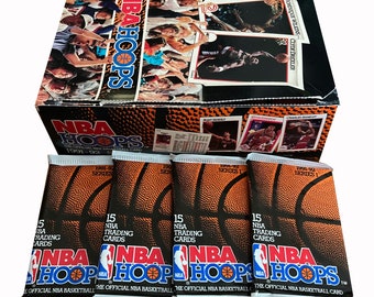 4 Packungen mit 1991-1992 NBA Hoops Series 1 Vintage Basketball Karten. 15 Karten pro Packung. Die offizielle NBA Basketball Karte.