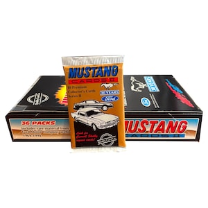 1 pacote de cartões Mustang Série II. Edição de 30º aniversário. 10 cartões por pacote. Autógrafos e subconjuntos inseridos aleatoriamente. PYQCC 1994. Raro!