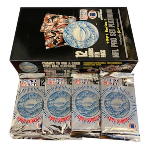 4 Packungen mit 1991 Pro Set Platinum Football Karten Serie 1.12 Karten pro Packung. Jede Menge klassischer NFL Stars! Pro Set 1991. Sammel sie alle!
