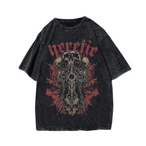 Dark Grunge Goth Skull Print Vintage 90s Oversized Shirt, Washed Skull Grunge Gothic Shirt Alternative 90s Aesthetic Clothing, Gothic, Metal