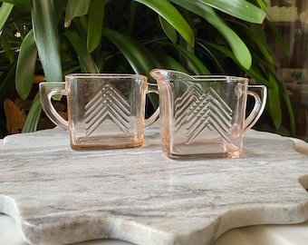 1930er Jahre Hazel Atlas Chevron Pink Depression Glascreme und Zuckerdose Set