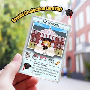 Carte de remise des diplômes Pokémon promotion 2025, cadeau personnalisé pour diplômé senior, carte à collectionner faite main pour lui/elle, cadeau de cérémonie de lycée, souvenir de diplômé