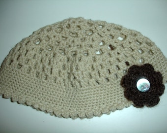 Cream beanie with flower - ready to ship