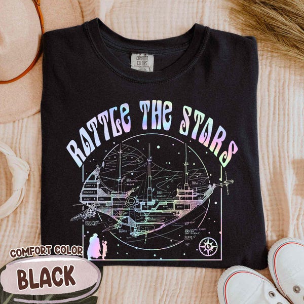 Camiseta Disney "Rattle The Stars Argentum Ship Schematics" con colores cómodos, camiseta retro Disney "El Planeta del Tesoro", ideal para viajes familiares a Disneyland.