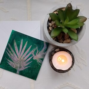 Tarjeta de felicitación abstracta en blanco por dentro