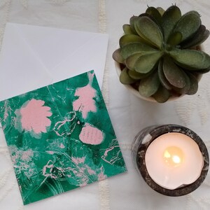 Tarjeta de felicitación abstracta en blanco por dentro