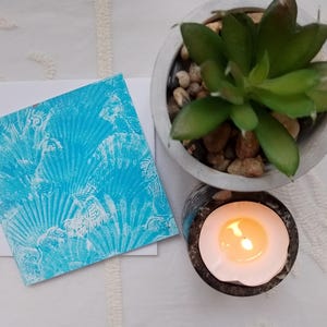 Tarjeta de felicitación abstracta en blanco por dentro