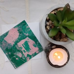 Tarjeta de felicitación abstracta en blanco por dentro