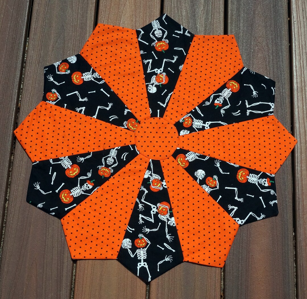 22" Halloween Table Topper Skeletons & Pumpkins With Matching Polka Dot ...