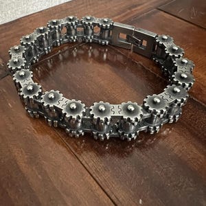 Retro motorcycle bracelets for men and women, titanium steel gift bracelets, heavy duty bracelets