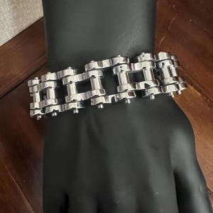 Heavy duty bracelets for men and women, motorcycle chain bracelets, titanium steel gift bracelets