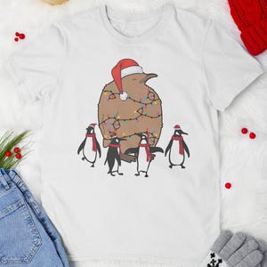 Camiseta vintage navideña con pingüino de pesto, camiseta con dibujo de pájaro, camiseta divertida con ropa de vida salvaje, regalo para amantes de los pingüinos, camiseta navideña con pingüino