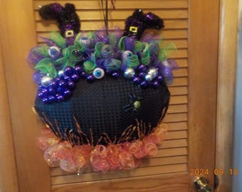 Halloween bubbling black Witch's cauldron w/ Witch's feet - door hanging decoration