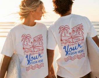 Maqueta de camisa blanca Gildan 5000 para pareja / PSD frontal y posterior + JPG / Estilo de vida playero y surfista (Descarga digital)