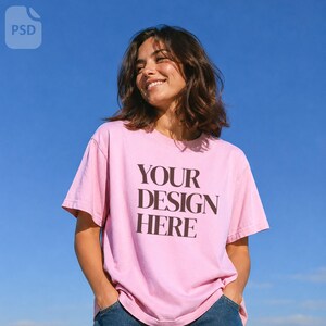 Lichtroze Gildan 5000-mockup PSD + JPG | Zacht vrouwelijk oversized T-shirt (digitale download)
