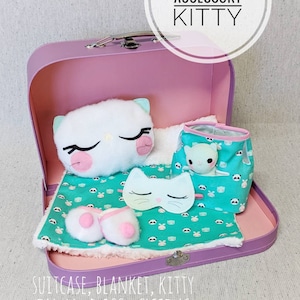 Maleta con juego de dormir para tu muñeca Viola Studio de 15&quot; de altura - Doll Boutique, Outfit, Toy