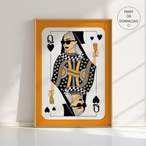 Poster Regina di Cuori – Arte murale audace con carte da gioco – Decorazione con dopamina nera e arancione – Stampa per cameretta di ragazze adolescenti – Arte moderna