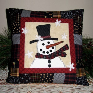 Winter Christmas FROSTY SNOWMAN Pillow Pattern by Heartfelt Finds