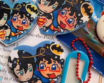 SUPERBAT: DC Batman x Superman Couple | 6cm 2.36” Acrylic Charm | DC Fan Merch Yaoi Ship