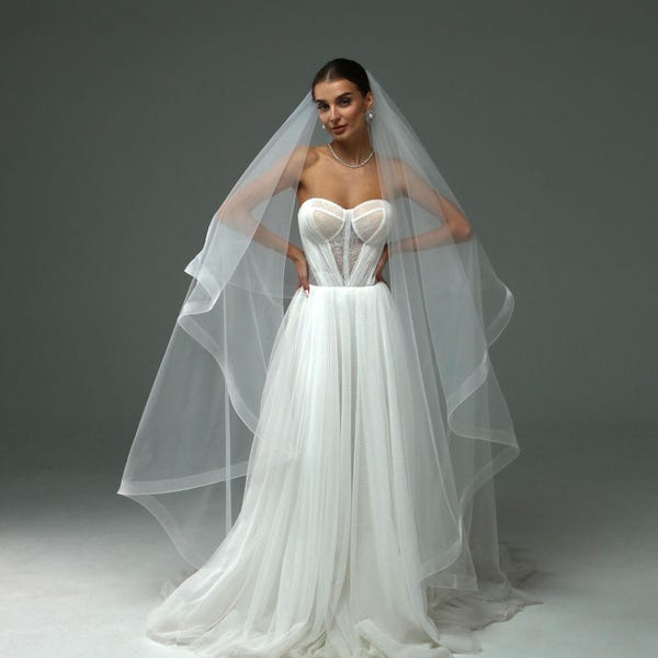 Veil with horsehair trim, veil with crinoline edge and blush, fingertip-length horsehair veil