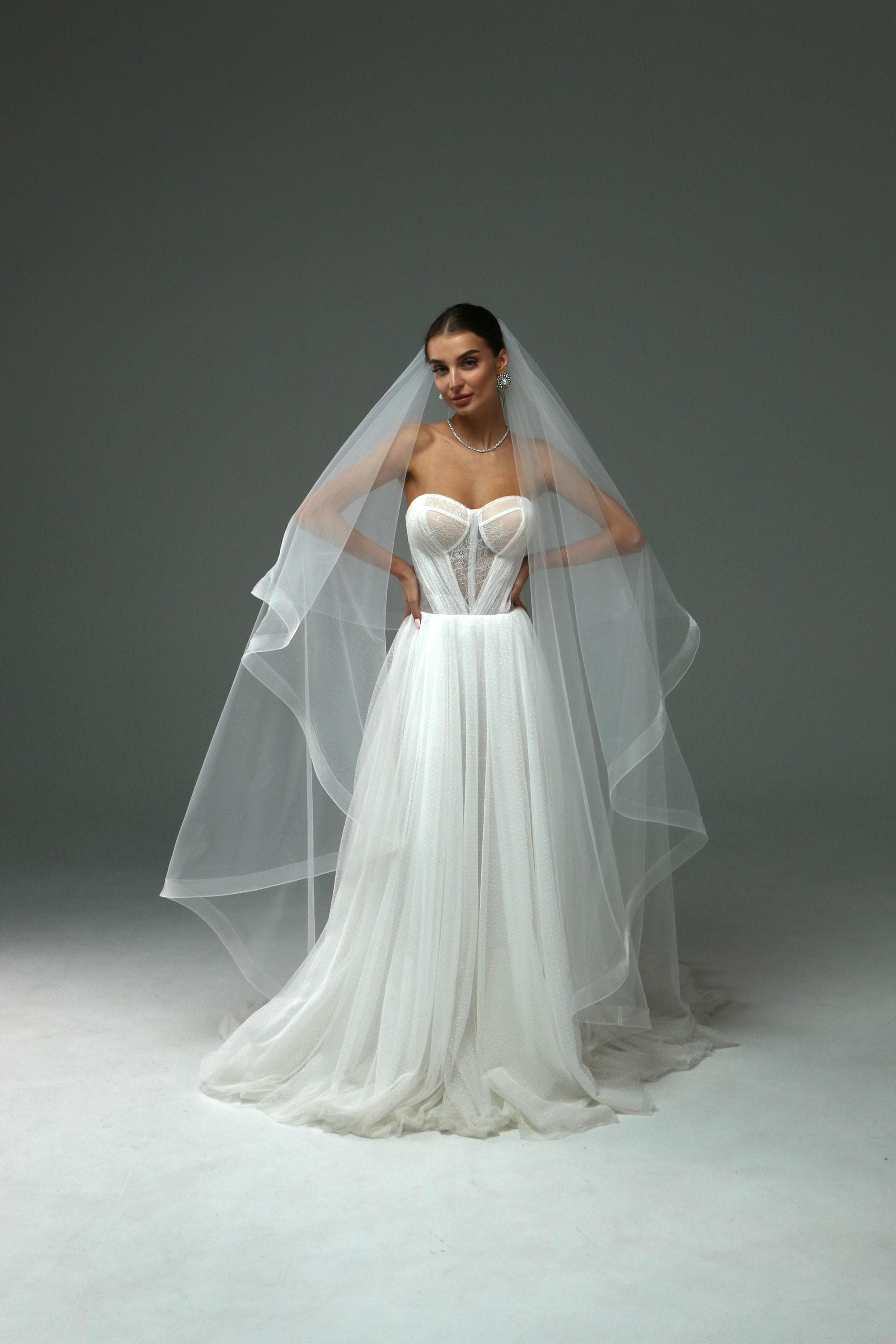 118” horsehair trim Crinoline edge veil with blusher in white Horsehair Veil with Blusher – Fingertip Length Crinoline  main image 4