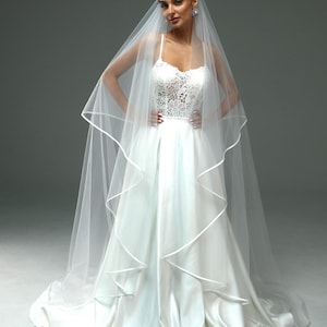 Two-tier veil with satin trim, satin-edged veil, satin ribbon veil