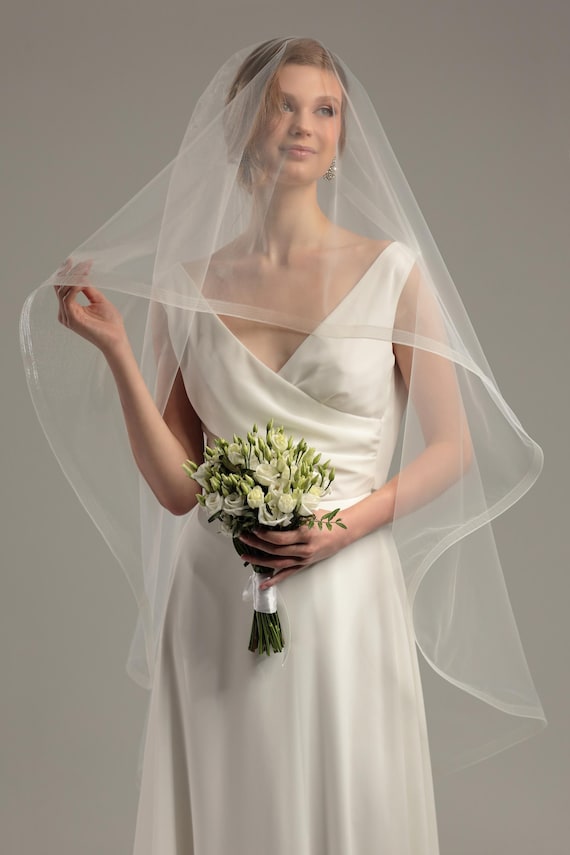 Veil With Horsehair Trim | Crinoline Edge Veil With Blusher  display picture 2