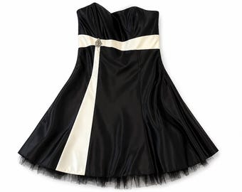 Vestido corto de fiesta de satén Jessica McClintock Gunne Sax talla 11, negro y blanco con tirantes.