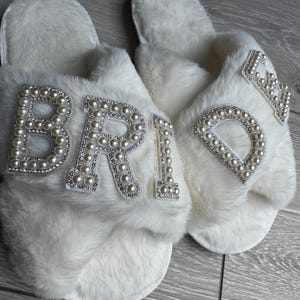 Personalized Pearl Bridal Slippers: Elegant Hen Party Gift
