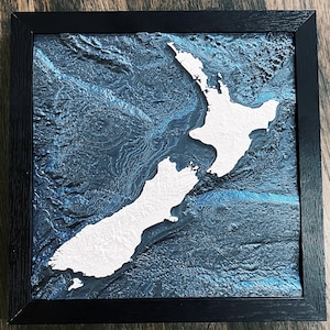 Carte topographique de la Nouvelle-Zélande imprimée en 3D avec fond marin - Art mural encadré