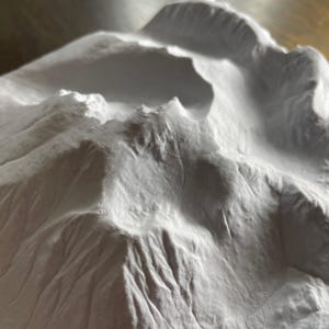 Modèle topographique imprimé en 3D Ben Nevis | Superbe réplique de terrain | Décoration d'intérieur montagne | Cadeau unique pour les amateurs de plein air