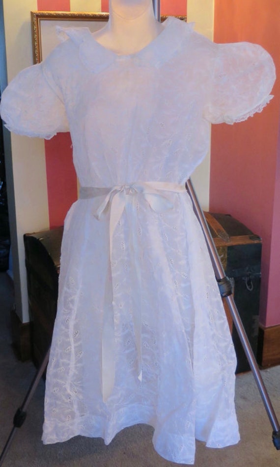 100 YEARS OLD + white ivory lace dress vintage ba
