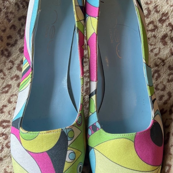 PUCCI PRINT SHOES Vintage high heels swirly psychedelic 60's era New Look size 7 kitten heels hippie boho chic mod retro