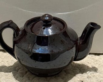 Brown Betty teapot VINTAGE TEA POT small chocolate brown iridescent glaze old antique