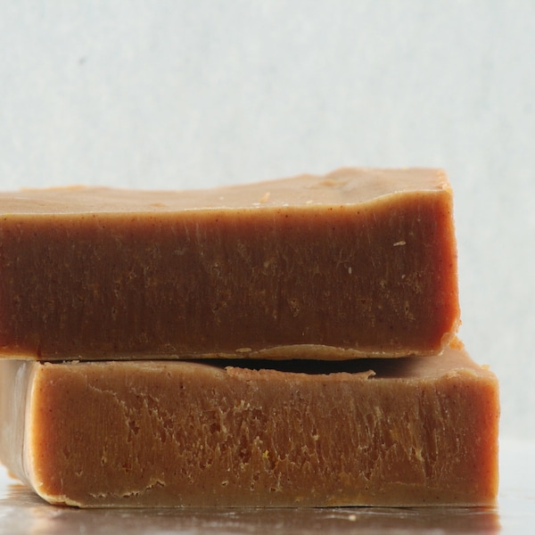 Barre de savon de curcuma de bois de santal, pas d’huile de noix de coco, pas d’huile de palme - Savon de Babassu