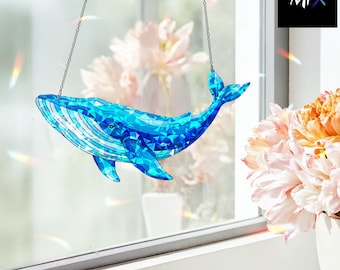 ステンドグラスのクジラのサンキャッチャー：手作りの海をイメージした