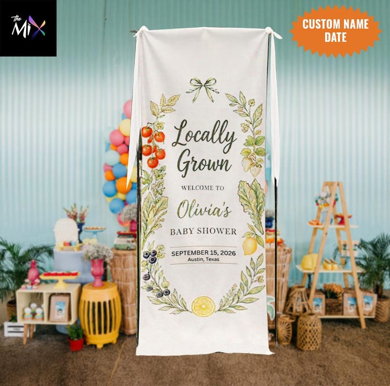 Puede incluir: Una pancarta blanca con el texto "Locally Grown" y "Welcome to Olivia's Baby Shower" en una fuente decorativa. La pancarta incluye ilustraciones de tomates, limones y otras verduras. La fecha es el 15 de septiembre de 2026, en Austin, Texas.