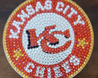 Posavasos de fútbol americano de la NFL de los KC Chiefs: arte de diamante terminado y sellado con base de corcho, regalo perfecto para fanáticos - Juego de 6