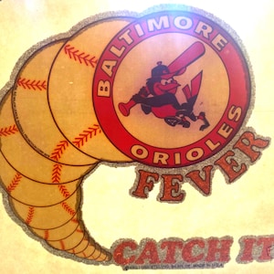 Original Vintage 1981 Baltimore Orioles Fever Catch It! Baseball MLB Glitter Factors Iron On Transfer