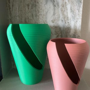 Broken Succulent Pot / Planter | Modern Home Decor Planter | 3D Printed | Perfect Gift for Plant Lovers | Indoor Succulent Pot