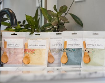 Botanical Clay Face Mask | Vitamin C, Niacinamide, Panthenol + Oat Treatments | Sensitive, Oily & Dull Skin | Spa Gift