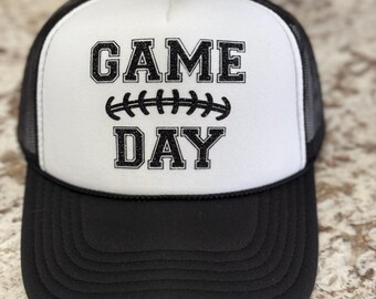 Game Day-hoed.   Truckerspet.